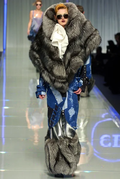 Look 14